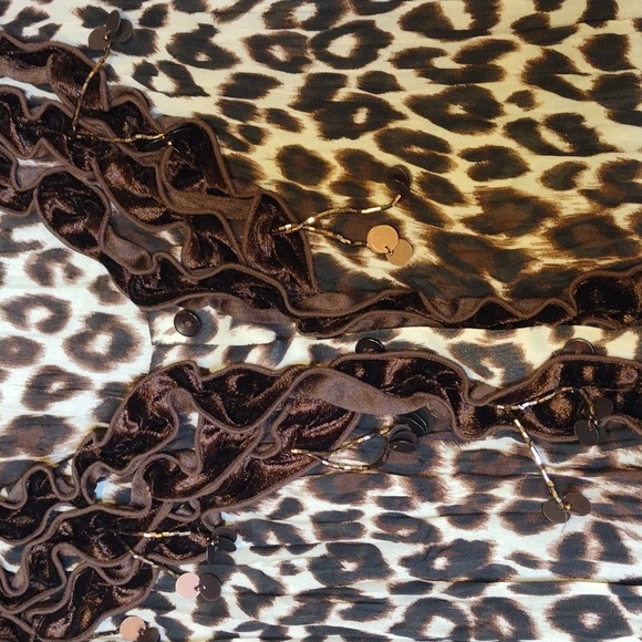 🖤Vintage Leopard Ruffle Accordion Top with Beads - Picture 7 of 15